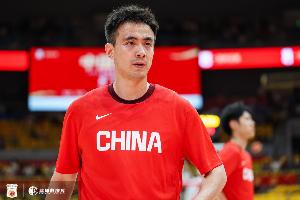 媒体人：赵继伟没进亚运会名单是对他身体的保护 小杨则要备战NBA