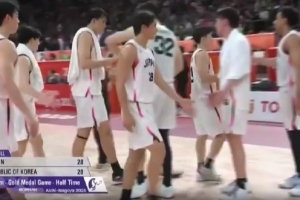 半场战报-金近廉7分3板 李贤重5分5板 日本男篮28-28战平韩国男篮