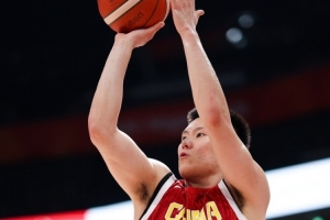 李弘权：我们的目标还是世界杯 只要国家需要我一定站出来