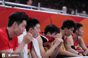 庞峥麟11分 焦泊乔4分6板 中国男篮上半场9失误 31-29领先伊朗2分