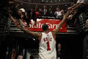 2年前的今天：德里克·罗斯宣布退役 结束16年的NBA生涯