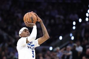 芬奇：杰登·麦克丹尼尔斯新赛季在进攻端将承担更重要的角色