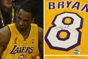 科比珍贵8号比赛球衣将拍卖：至少穿过17场 预计成交价数百万美元