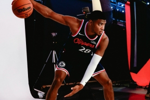 八村垒晒快船定妆照：八年级迎来个人NBA第8个赛季！