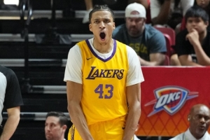 湖人新秀卡尔：最关注的是防守 避免出现注意力不集中的情况