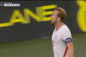 凯恩门前包抄轻松破门，英格兰第39分钟2-0领先捷克