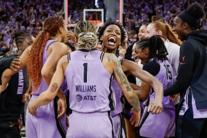 WNBA半决赛-女武神2分险胜王牌取得2-0领先 加比20+5 阿贾24+7