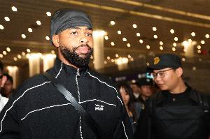 媒体人：拉塞尔给人感觉就是享受比赛 控运投传随心所欲闲庭信步
