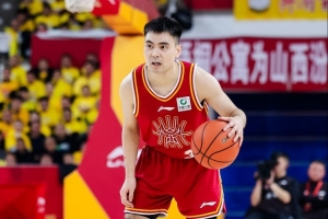 差距在这！北控半场三分7中0 山西半场三分13中8&科尔纳利3中2