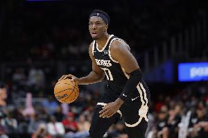稳定发挥！奥孔武10中5贡献18分3板3助 第三节独得12分