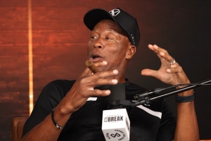 斯科特：老詹年纪更大同期却打了更多比赛 恩比德得认真对待训练