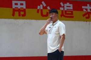 顾全：平常心对待揭幕战 对拉塞尔会重点限制他的投射