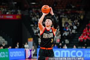 被限制住了！贺希宁18中6得16分3板3助 下半场8中2仅得5分