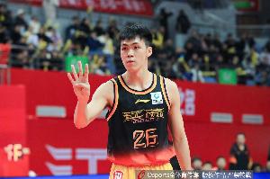 不在状态！庞峥麟半场12投仅3中拿8分 正负值-14