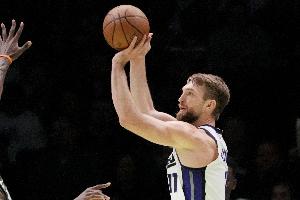 也就欺负科内特了！小萨博尼斯9中4拿下14分10篮板 5失误4犯规