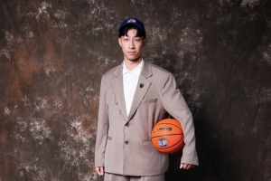媒体人：宋昕澔这个状元真是可以收货 投进3分球已是他最小的优点