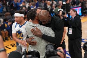 海伍德：库里和约基奇影响力远不及詹姆斯 媒体报道力度完全不同
