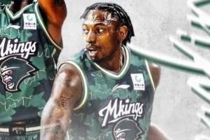 媒体人：弗兰克斯表现差是能力不够 还是想去欧洲而消极怠工？