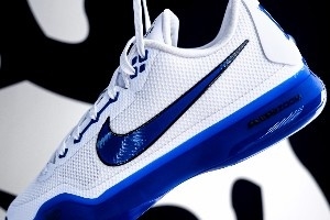 杜克大学女篮晒专属Kobe 10 Protro PE！两款蓝白黑配色亮相